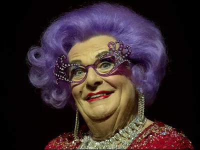 Que désigne l'appellation "la dame" dans le monde équestre ?