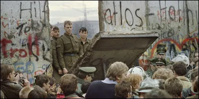 Quand a eu lieu la chute du mur de Berlin ?