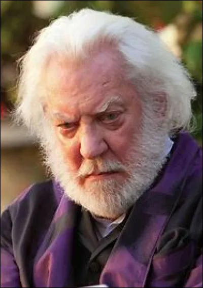 Pourquoi le Président Snow sent-il la rose ?