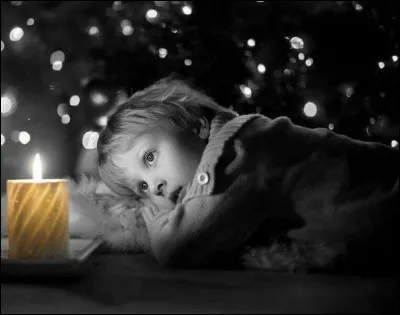 Enfin qui est l'interprète du chant de Noël "♫ ♫ Demain matin, petit garçon, tu trouveras dans tes chaussons tous les jouets dont tu as rêvé, petit garçon, il est l'heure d'aller te coucher" ?