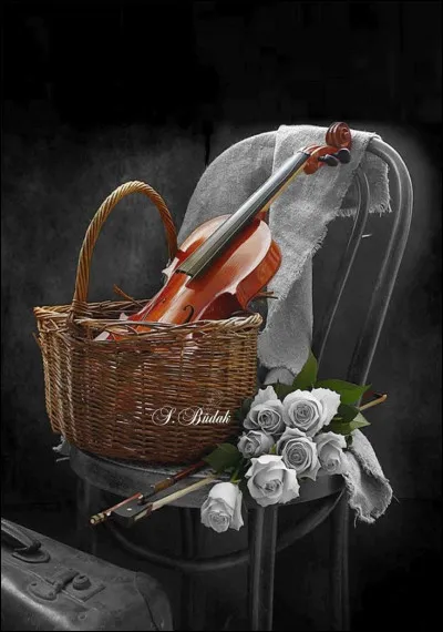 Quant à lui, ses paroles étaient "♫ ♫ Et bien des années plus tard, je chassais mes idées noires en chantant" ?