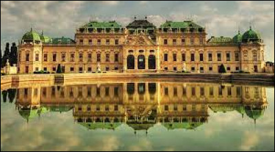 Où se situe le Palais du Belvédère ?