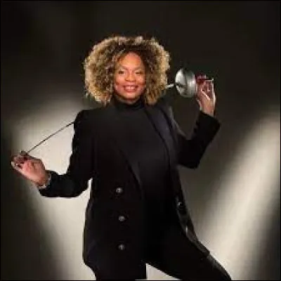 Sous quel surnom Laura Flessel était-elle connue ?