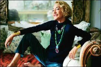 Qui est ce mannequin franco-irlandais devenue créatrice de bijoux pour le couturier Yves Saint Laurent ?