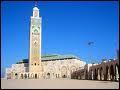 C'est la 3me plus grande mosque du monde aprs celles de la Mecque et de Medine. La particularit de cette mosque c'est qu'elle a t construite au bord de la mer. C'est