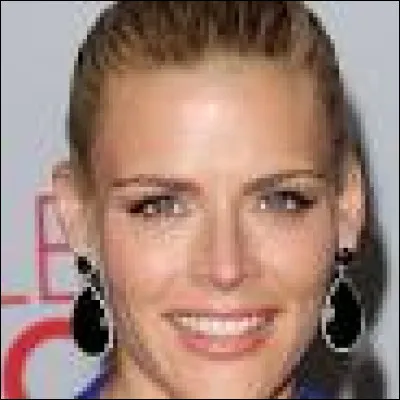 Qui interprète le rôle de Laurie ?