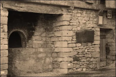 Généralement plate, c'est la...