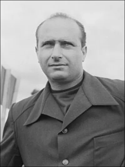 Quel était le surnom de Juan Manuel Fangio, cinq fois champion du monde de Formule 1 (en 1951, 1954, 1955, 1956 et 1957) ?