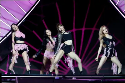 Quel groupe chante "Take It" ?