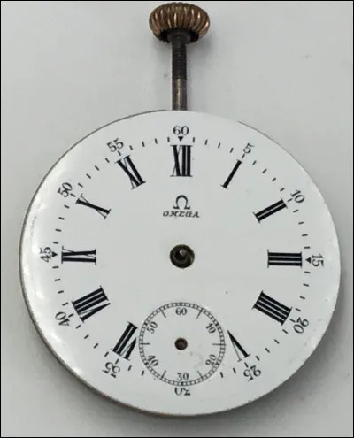 Dans quelle profession se forme-t-il au côté de son père ?