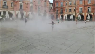 Nous allons maintenant sortir de l'univers magique de Paris, la capitale française. Si je vous dis le miroir d'eau, vous me dites...