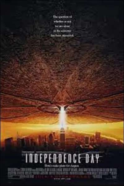 Le film'' Independence Day : Le Jour de la riposte'', avec Will Smith, sort au cinéma en France et rencontre le succès avec 5 656 991 entrées.
