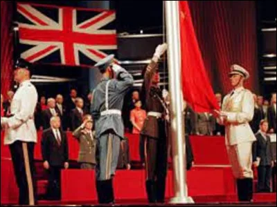 Ce 1er juillet, Hong Kong est rétrocédée à la République populaire de Chine.