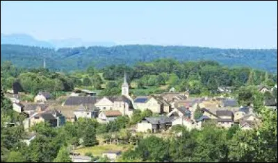Commune de l'aire d'attraction Tarbaise, traversée par l'Échez et la Geune, Louey se situe dans le département ...