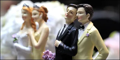 Vrai ou faux ? La Grèce a légalisé le mariage pour tous (personnes de même sexe) avant la France.