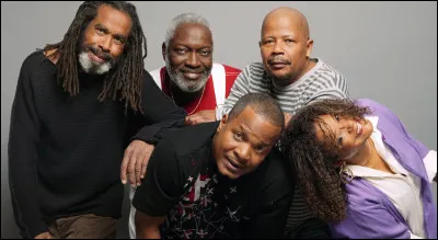 Quel groupe chante "Zouk la sé sel médikaman nou ni" en 1988 ?