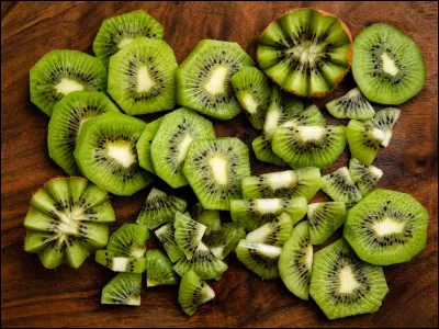 Vrai ou faux ? L'arbre à kiwis s'appelle la passiflora.