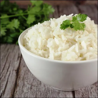 Quelle spécialité culinaire est à base dune variété de riz appelé riz bomba ?