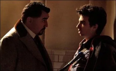 Quels animaux Horwath lance-t-il aux trousses de Dave lorsque celui-ci parvient enfin  se librer de l'objet dans lequel il tait enferm ?