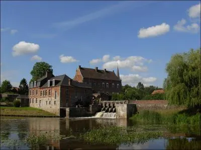 De quelle ville, clbre pour son fromage, ce moulin est-il ?