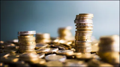 Lorsque l'on améliore sa situation financière, on peut dire que l'on met du beurre dans...