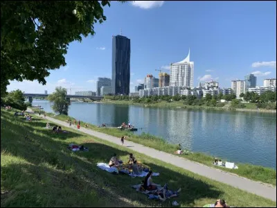A quel fleuve associez-vous Vienne, la capitale autrichienne ?