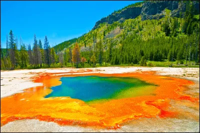Comment s'appelle ce parc national américain, le plus ancien au monde ?