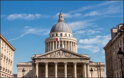 Qui fut la première femme panthéonisée pour ses travaux ?