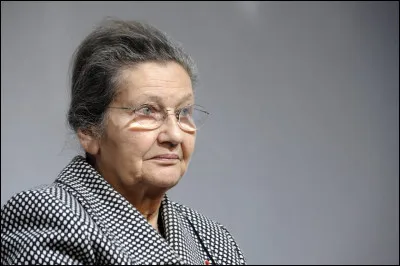 Parmi les suivants, quel poste a occupé Simone Veil ?