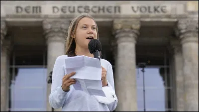 Greta Thunberg est une jeune militante écologiste engagée dans la lutte contre le réchauffement climatique. Quelle est sa nationalité ?