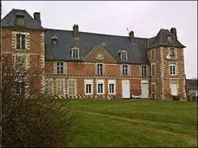 Je vous emmène au château de Moyencourt-lès-Poix. Commune Samarienne, elle se situe dans l'ex région ...