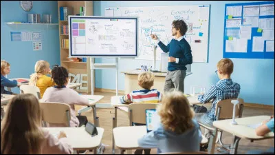 Vrai ou faux ? En Allemagne, un enseignant débutant gagne en moyenne 3250 euros nets par mois.