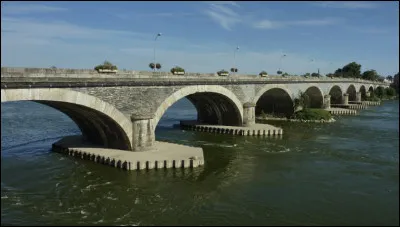 Que désigne « la cité des ponts » ?