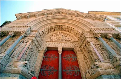 Lequel des deux est le plus ancien ?