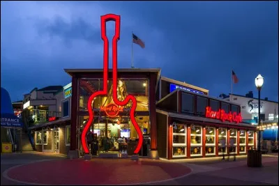 Dans quelle ville le premier Hard Rock Cafe est-il ouvert en 1971 ?