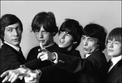 Les Rolling Stones ont été initialement gérés par Andrew Loog Oldham.