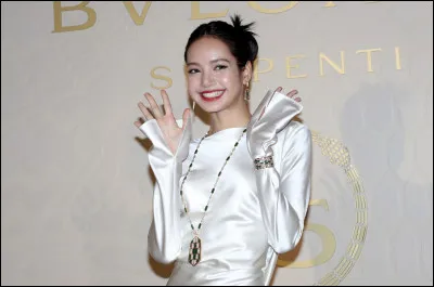 Quand est-elle devenue trainee chez YG ?