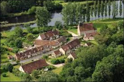 Petit village Loirétain de 82 habitants, Langesse se situe en région ...