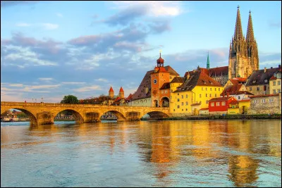 Quel fleuve passe dans la ville de Budapest ?