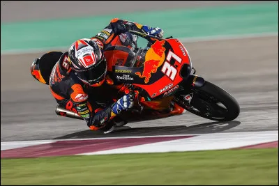 Le GP nous a régalés ! Francesco Bagnaia remporte la course haut la main. Pedro Acosta dégringole au classement. À quelle place ce dernier a-t-il terminé la course ?