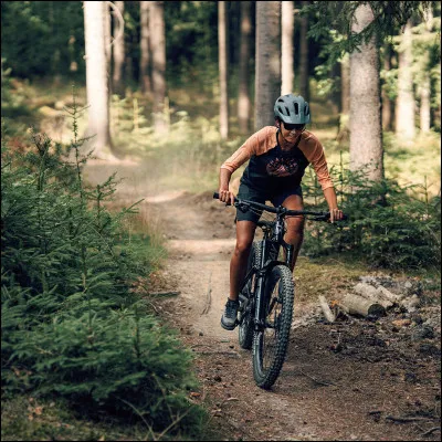 Vrai ou faux ? Si vous voulez partir de Paris et rejoindre Lyon à vélo, il faudra compter environ 135 heures selon le site Google Maps.