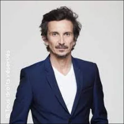 Cet humoriste s'appelle-t-il Jérémy Ferrari ?