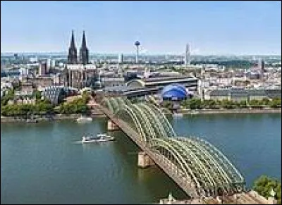 Quel est ce fleuve qui arrose Cologne en Allemagne ?