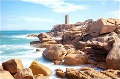 Où se trouve la Côte de granit rose ?