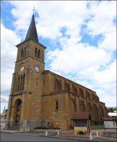 Nous démarrons notre promenade au pied de l'église Saint-Julien, à Artaix. Village de Bourgogne-Franche-Comté, sur la rive gauche de la Loire, il se situe dans le département ...