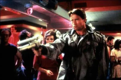 Dans ce film, son personnage se nomme Model 001