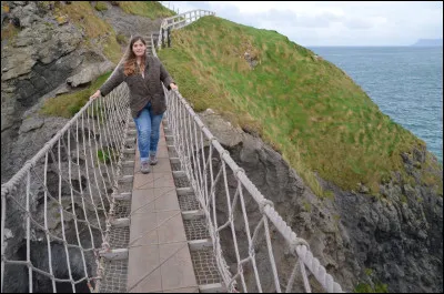 Dans quelle phobie a-t-on peur de traverser un pont ?