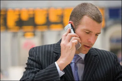 Dans quelle phobie a-t-on peur d'être séparé de son téléphone portable ?