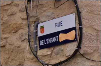 Il fallait la trouver : je l'ai fait pour vous ! Dans quelle rue avez-vous encore mis les pieds ? [Complétez aussi le nom d'icelle !]