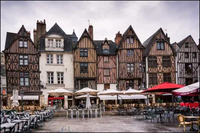Qui sont les habitants de Tours ?